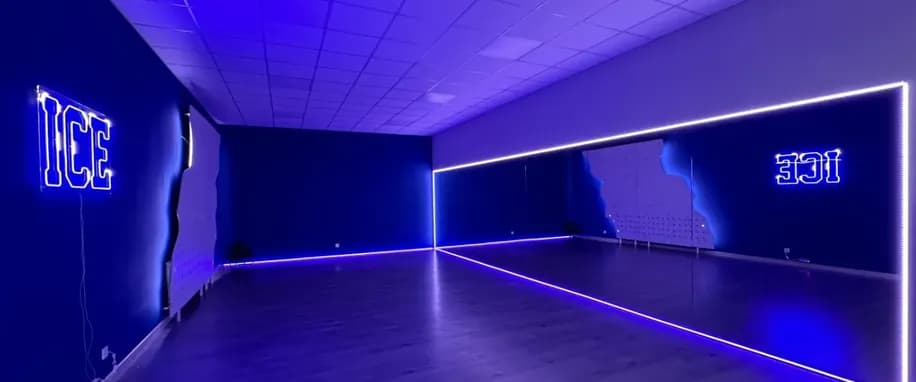 gallery slide