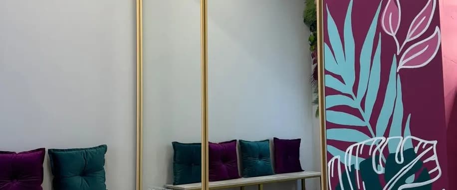 gallery slide