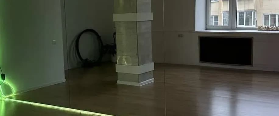 gallery slide