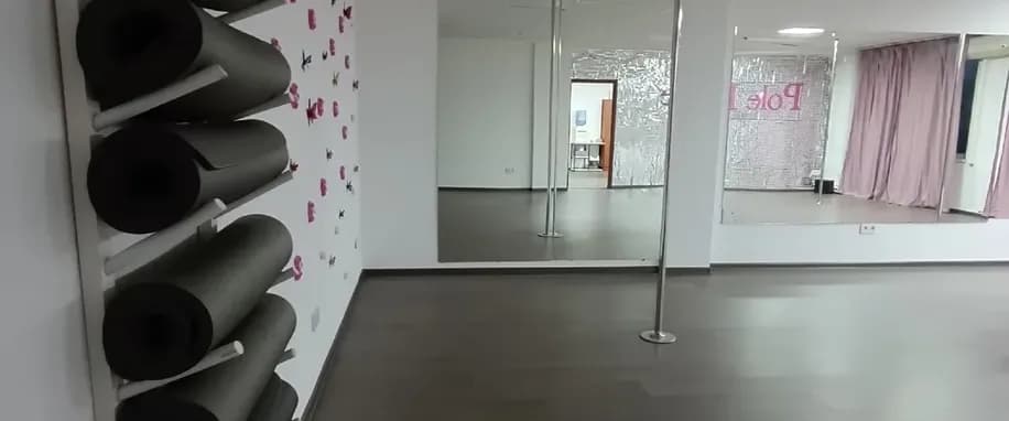 gallery slide