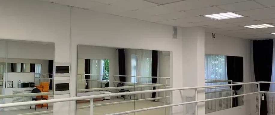gallery slide