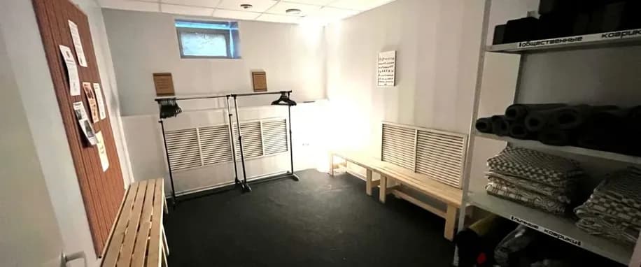 gallery slide