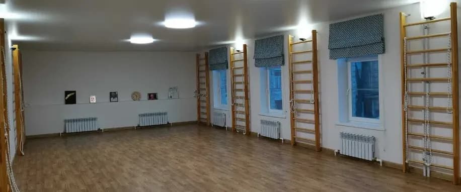gallery slide