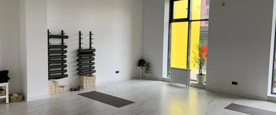 gallery slide