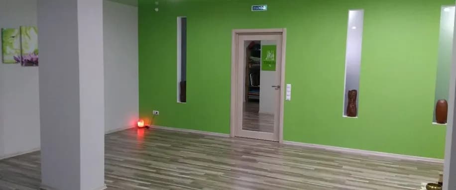 gallery slide