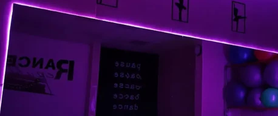 gallery slide