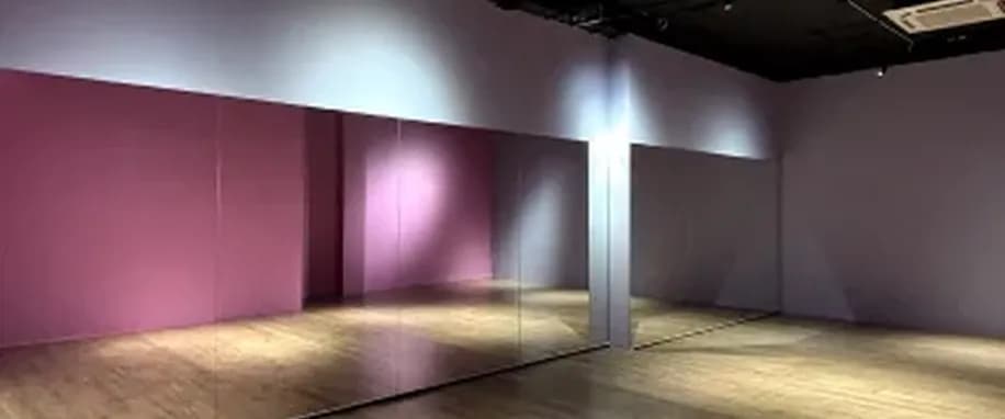 gallery slide