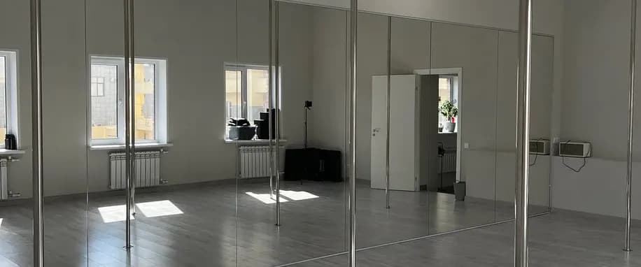 gallery slide