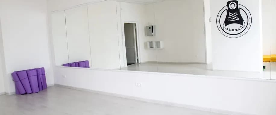 gallery slide