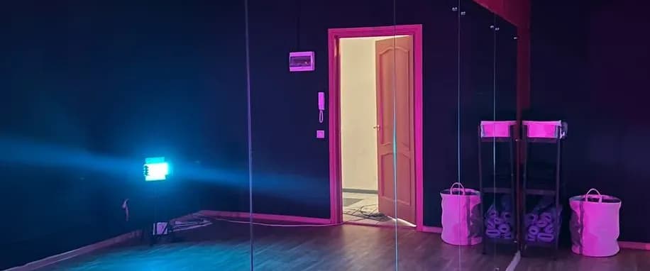 gallery slide