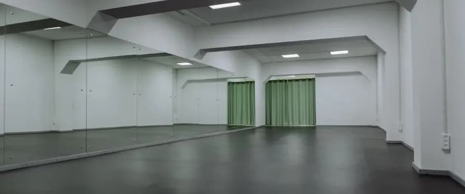 gallery slide