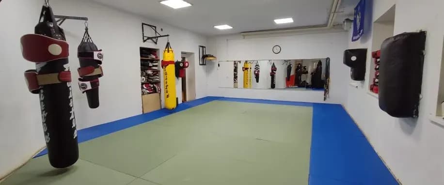 gallery slide