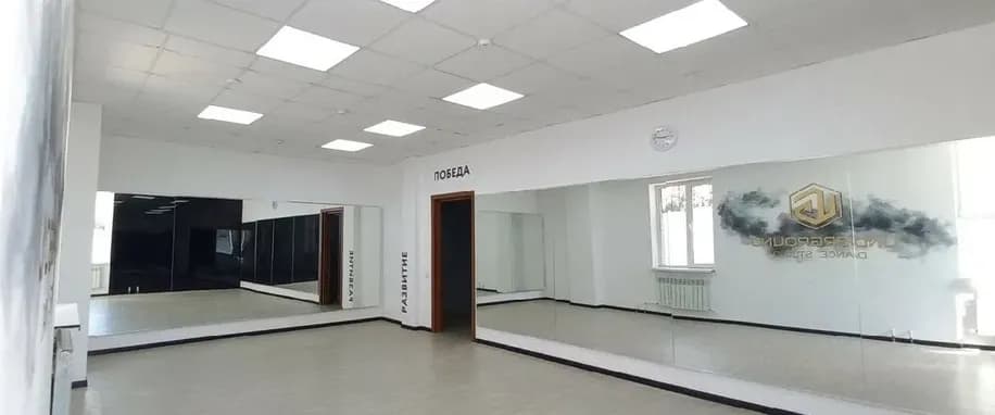 gallery slide