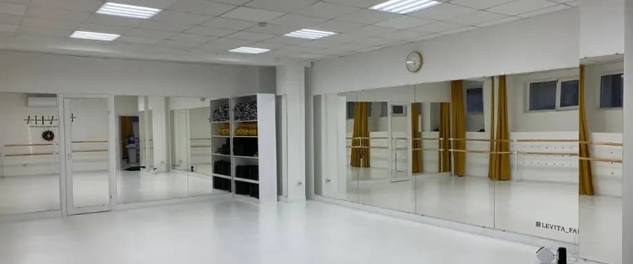 gallery slide
