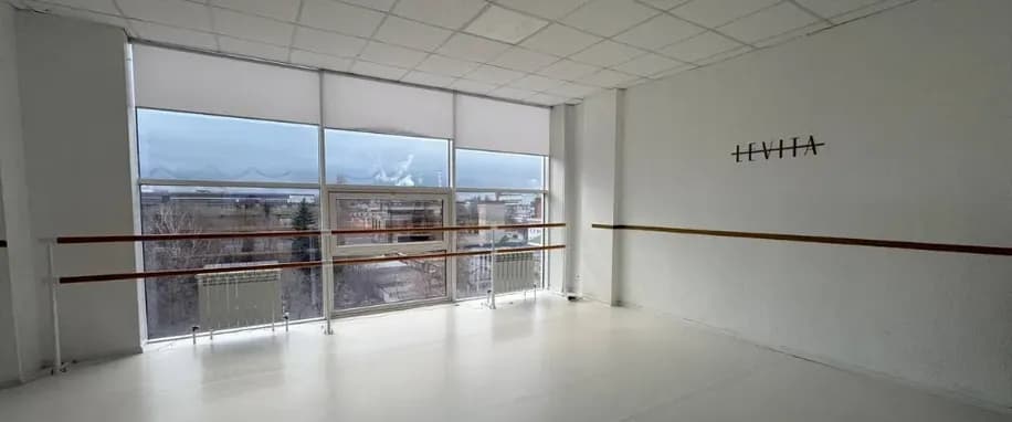 gallery slide